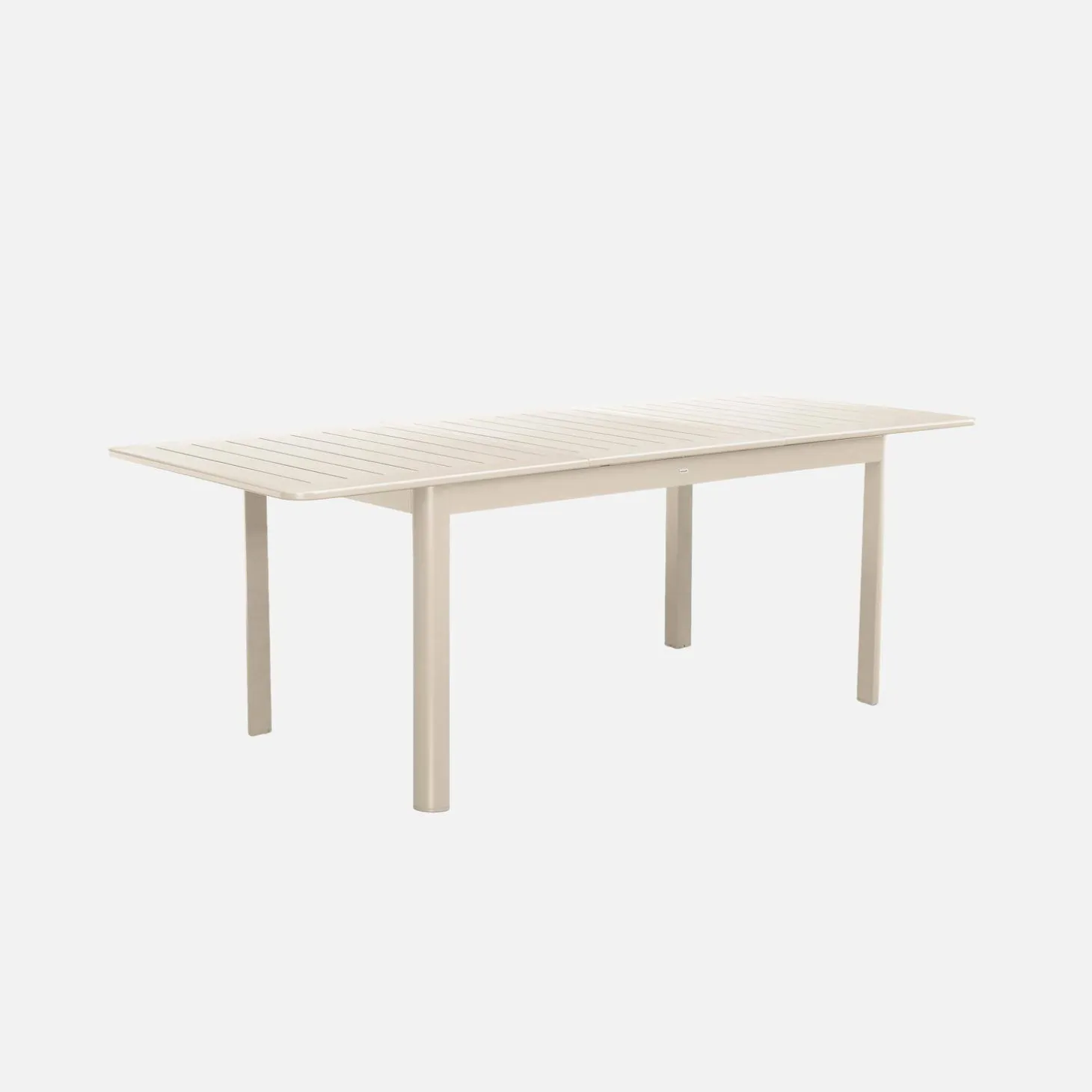 8-seater extendable aluminium garden table