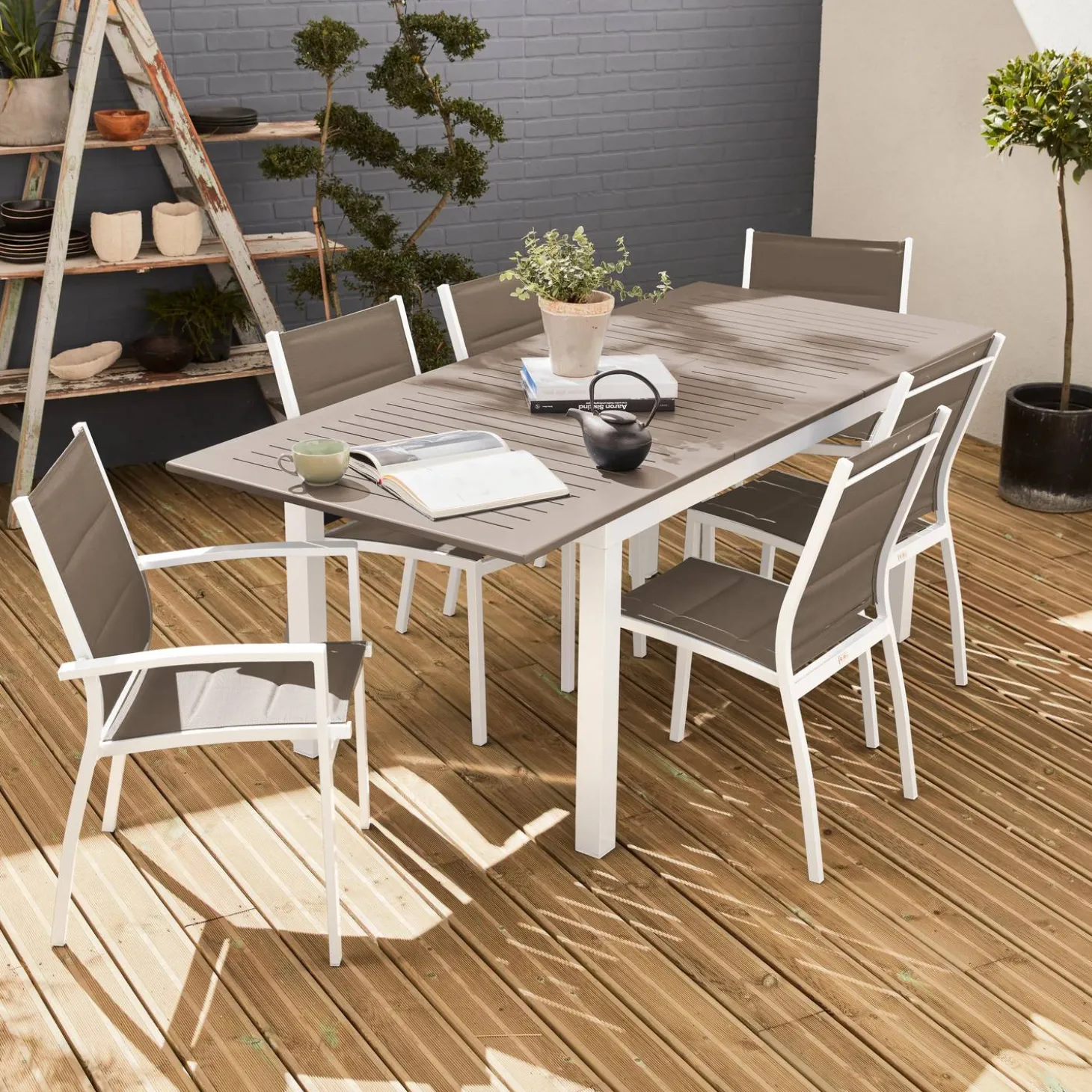 6-seater extendable aluminium garden table with chairs