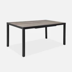 8-seater extendable outdoor table