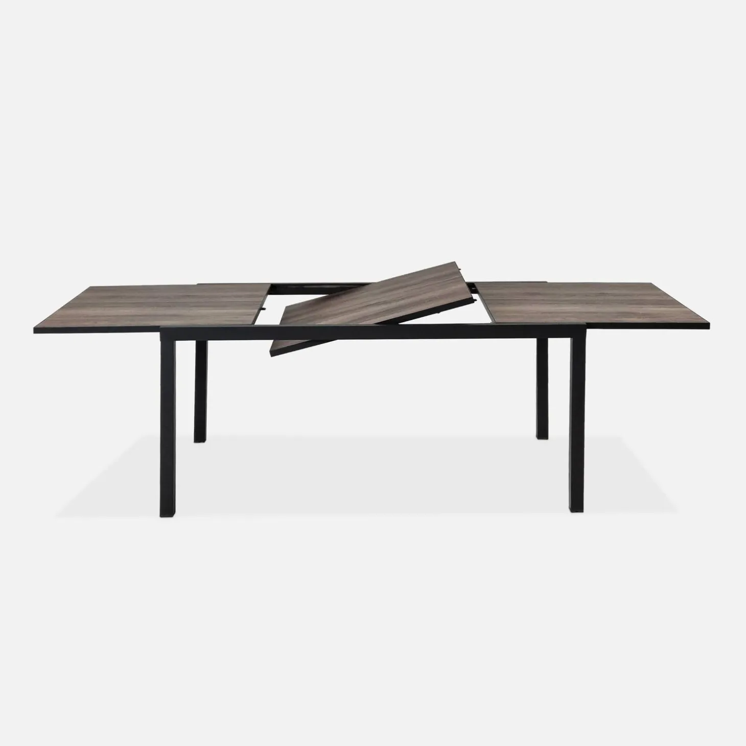 8-seater extendable outdoor table