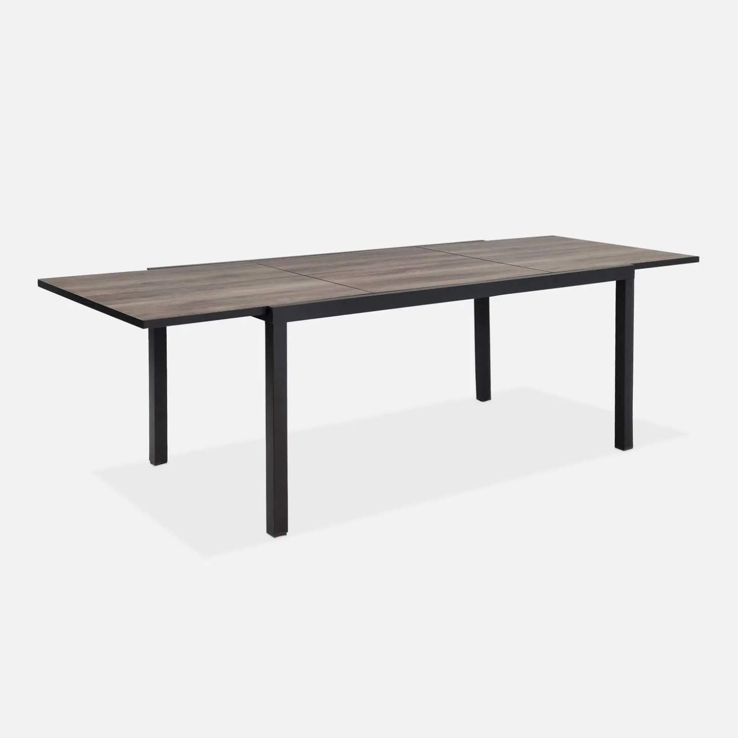 8-seater extendable outdoor table