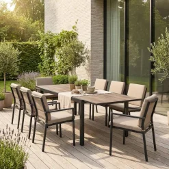 8-seater extendable outdoor table