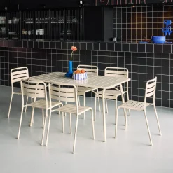 6-seater folding metal garden table with 6 chairs
