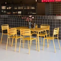 6-seater folding metal garden table with 6 chairs