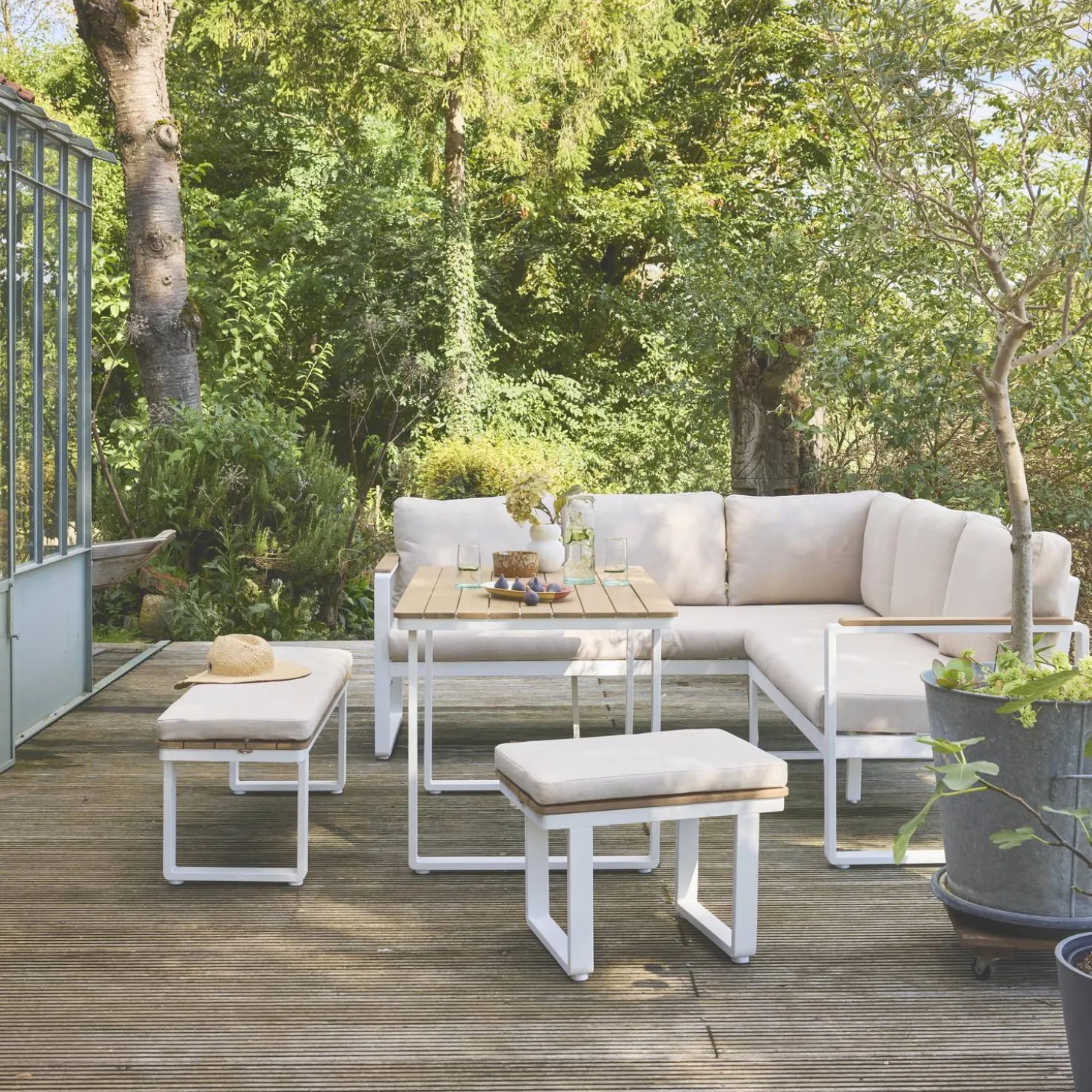 8-seater garden lounge in acacia wood and aluminium