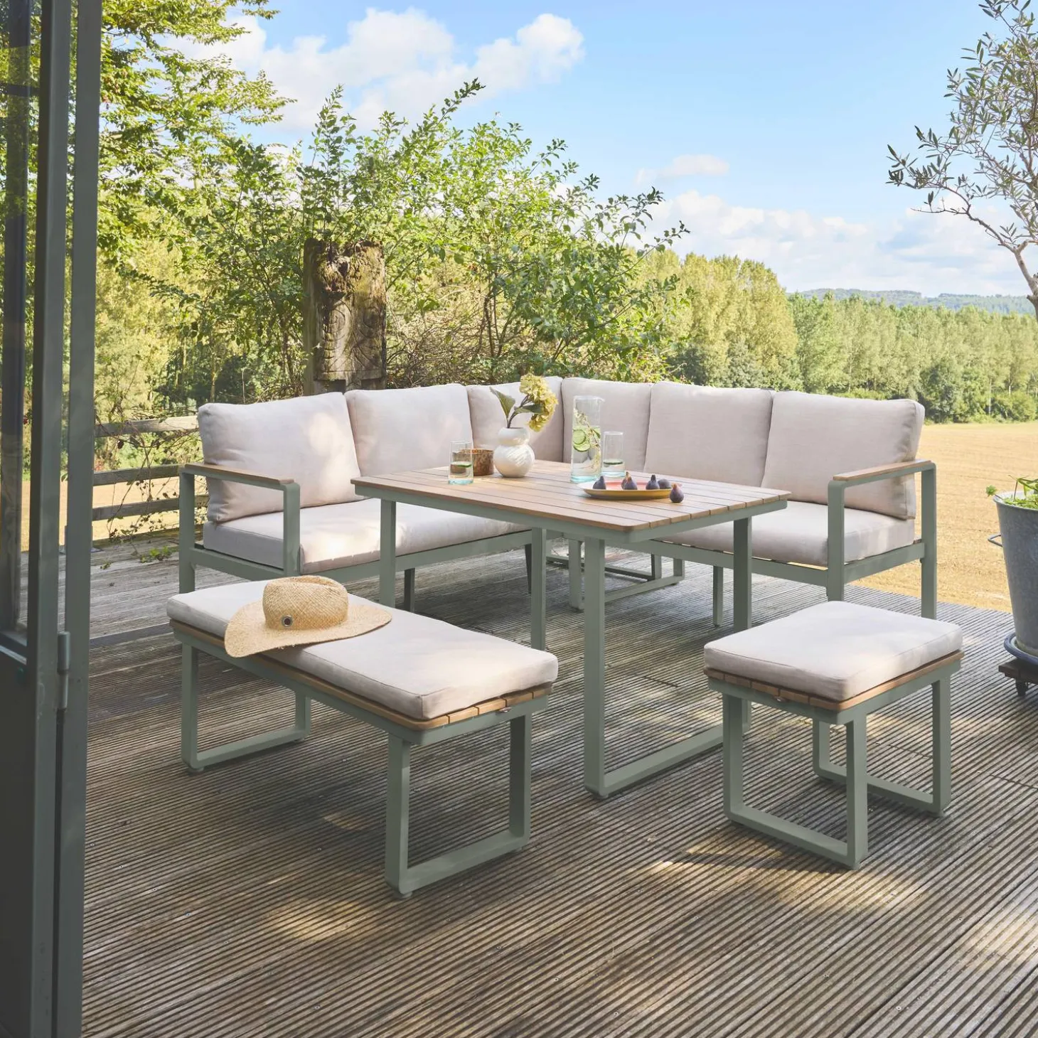 8-seater garden lounge in acacia wood and aluminium