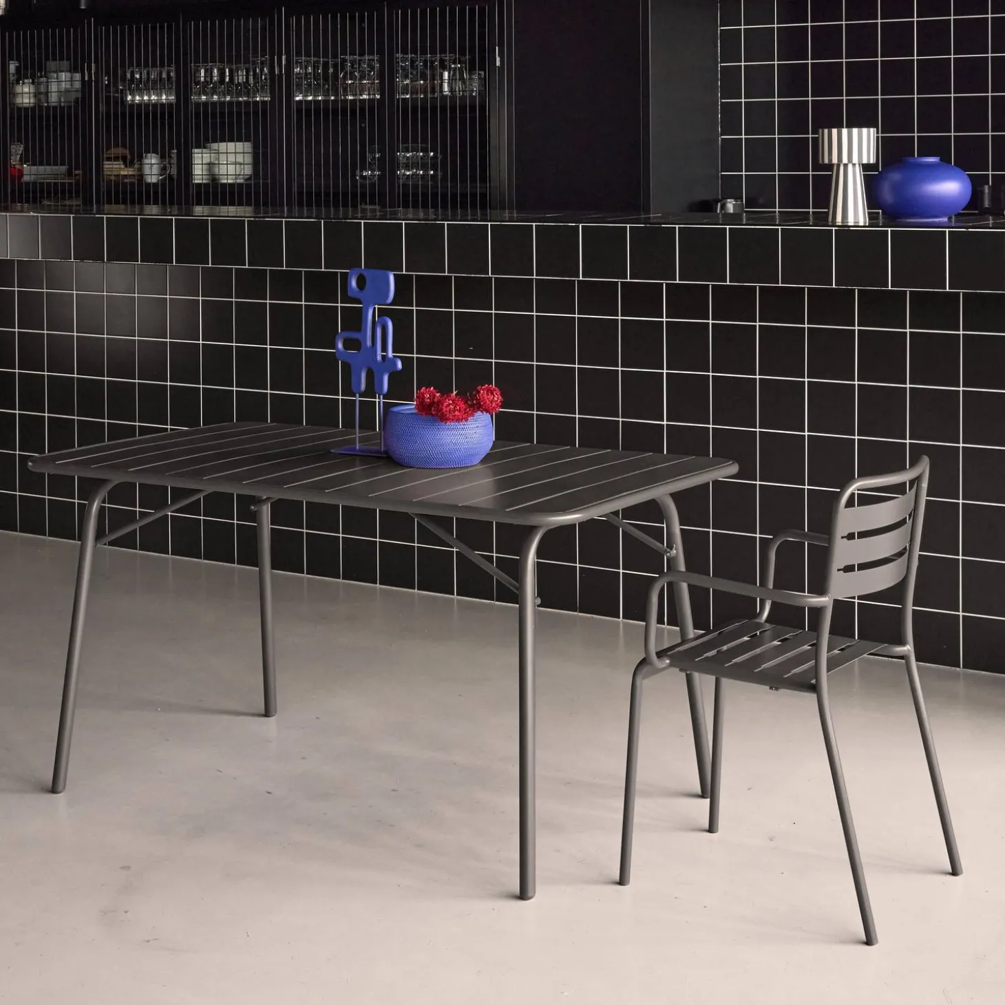 4-seater metal folding garden table 140cm