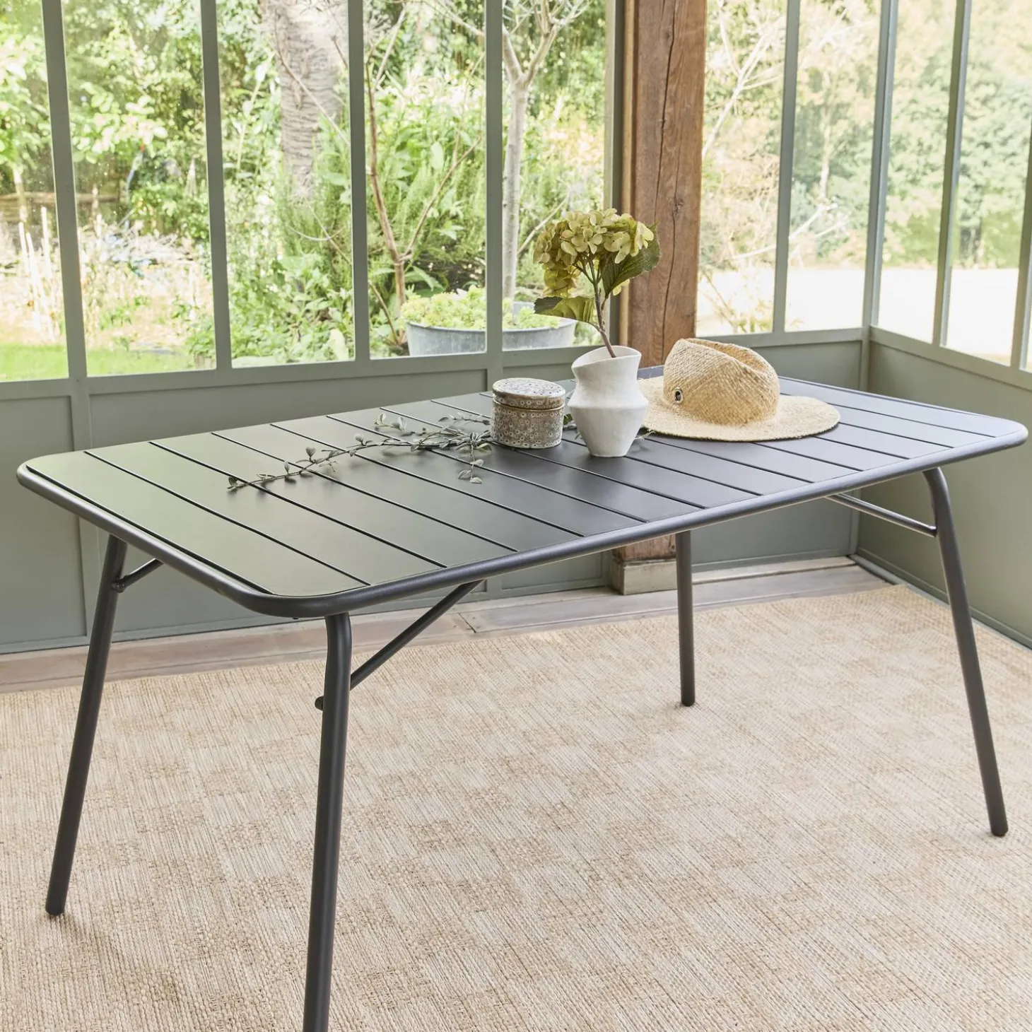 4-seater metal folding garden table 140cm