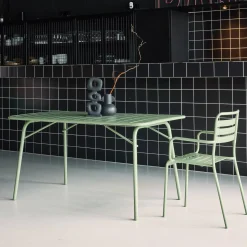 4-seater metal folding garden table 140cm