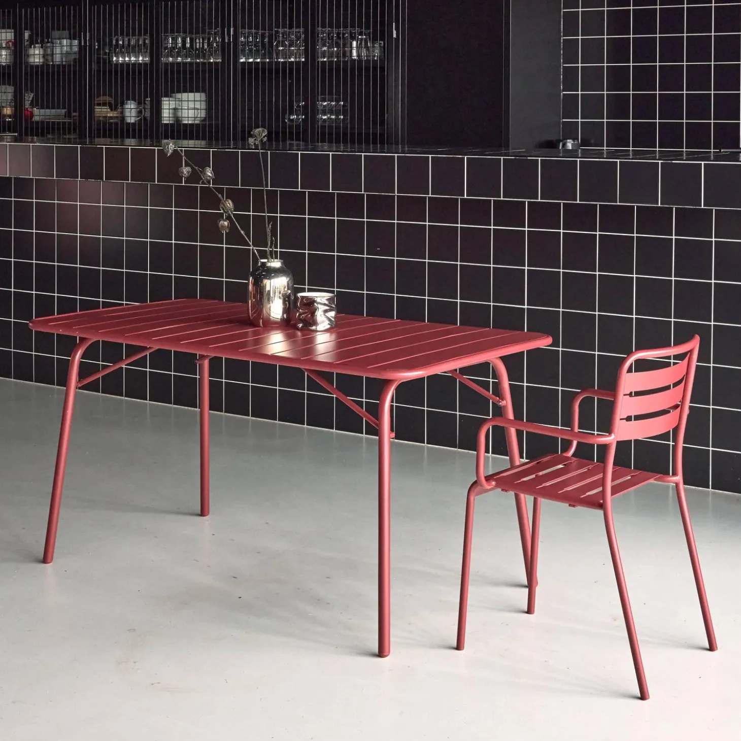 4-seater metal folding garden table 140cm