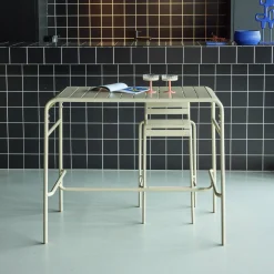 4-seater metal garden bar table