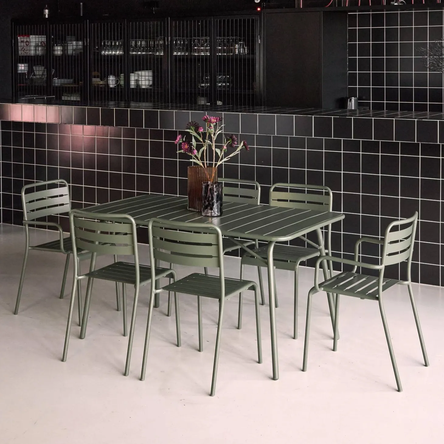 6-seater metal garden table set with 6 chairs
