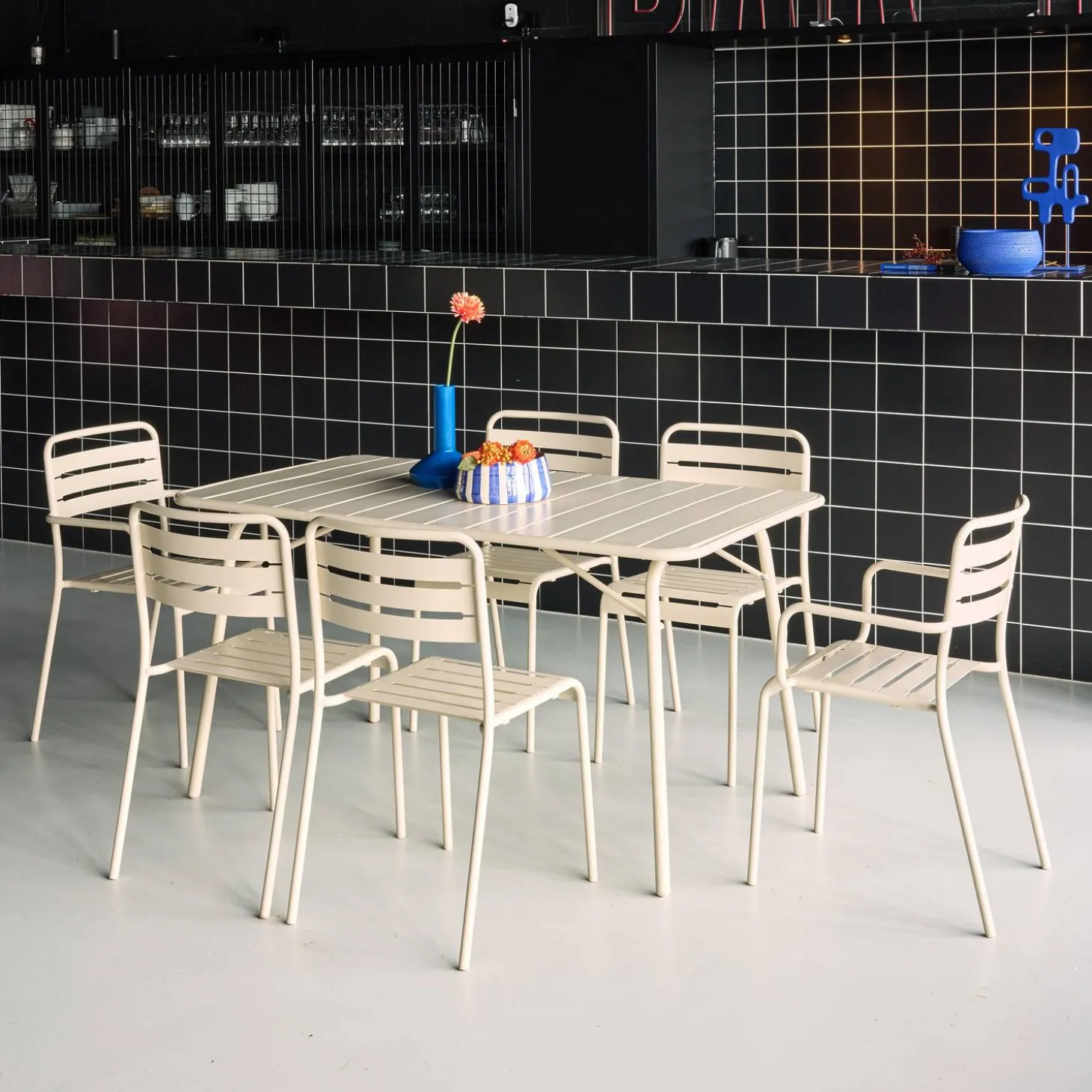 6-seater metal garden table set with 6 chairs