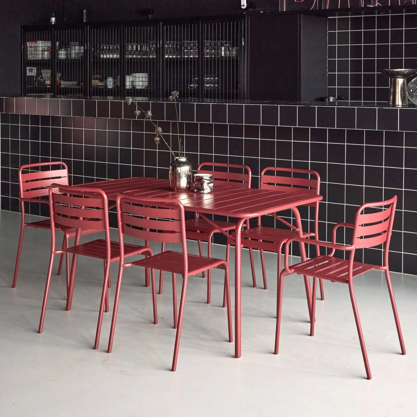6-seater metal garden table set with 6 chairs