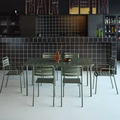 6-seater metal garden table with 2 armchairs and 4 chairs