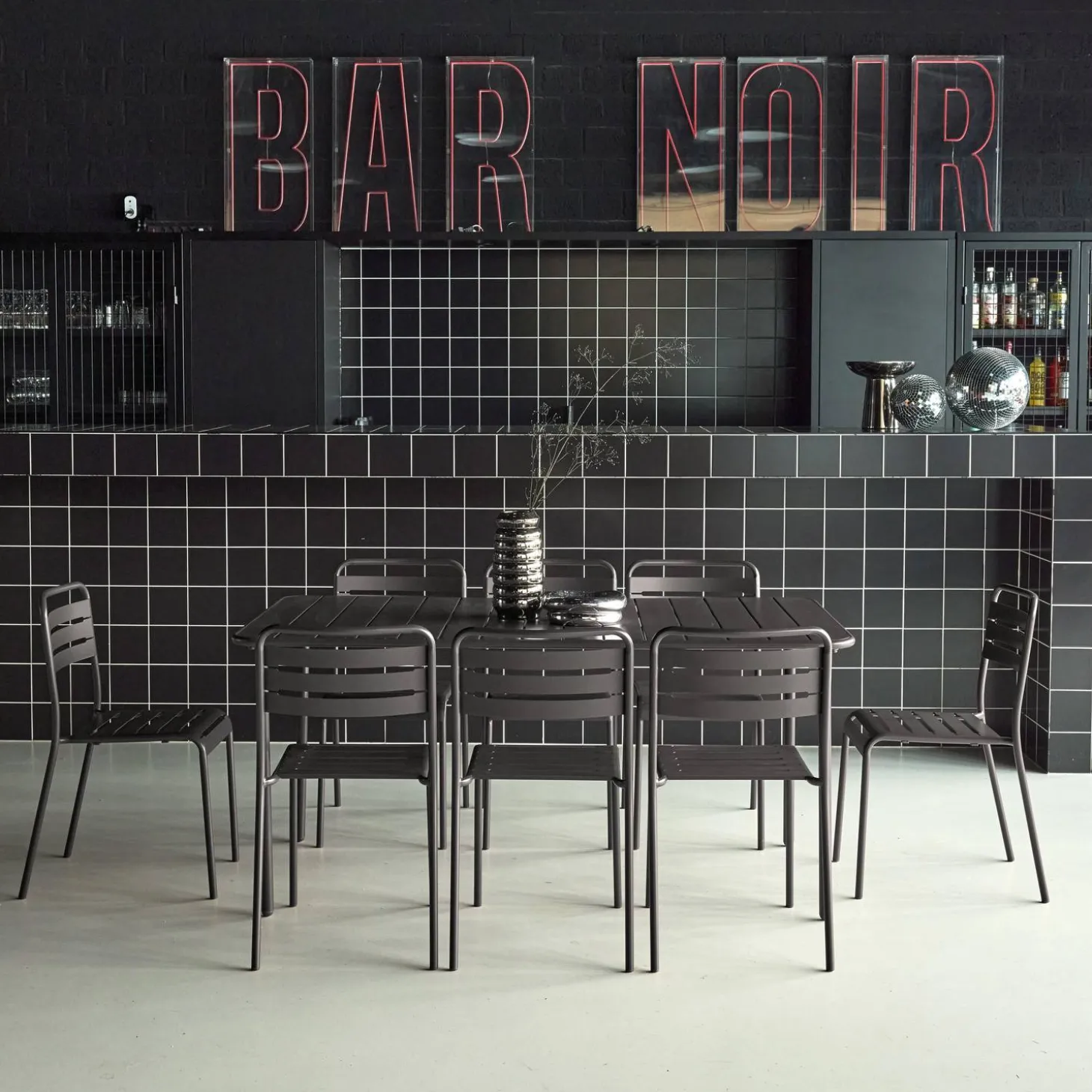 8-seater metal garden table with 8 chairs