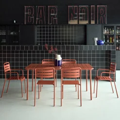 6-seater metal garden table with 2 armchairs and 4 chairs