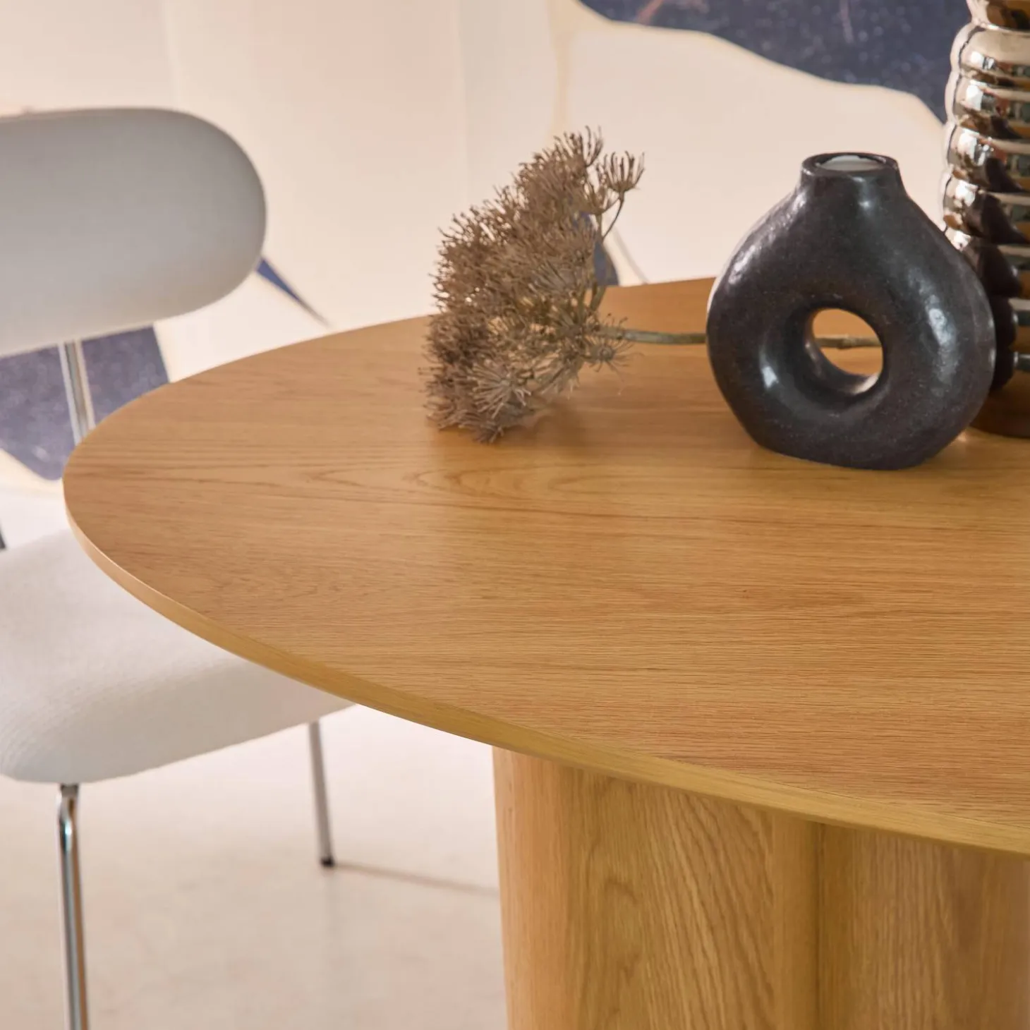 8-seater oval dining table, rubberwood and oak veneer