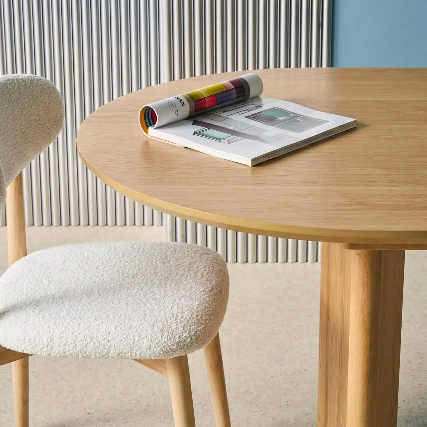 6-8 seater oval extendable dining table, rubberwood and oak veneer