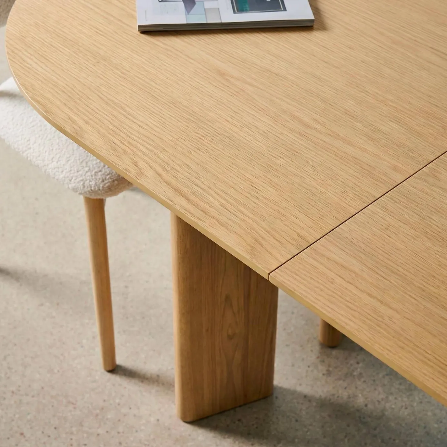 6-8 seater oval extendable dining table, rubberwood and oak veneer
