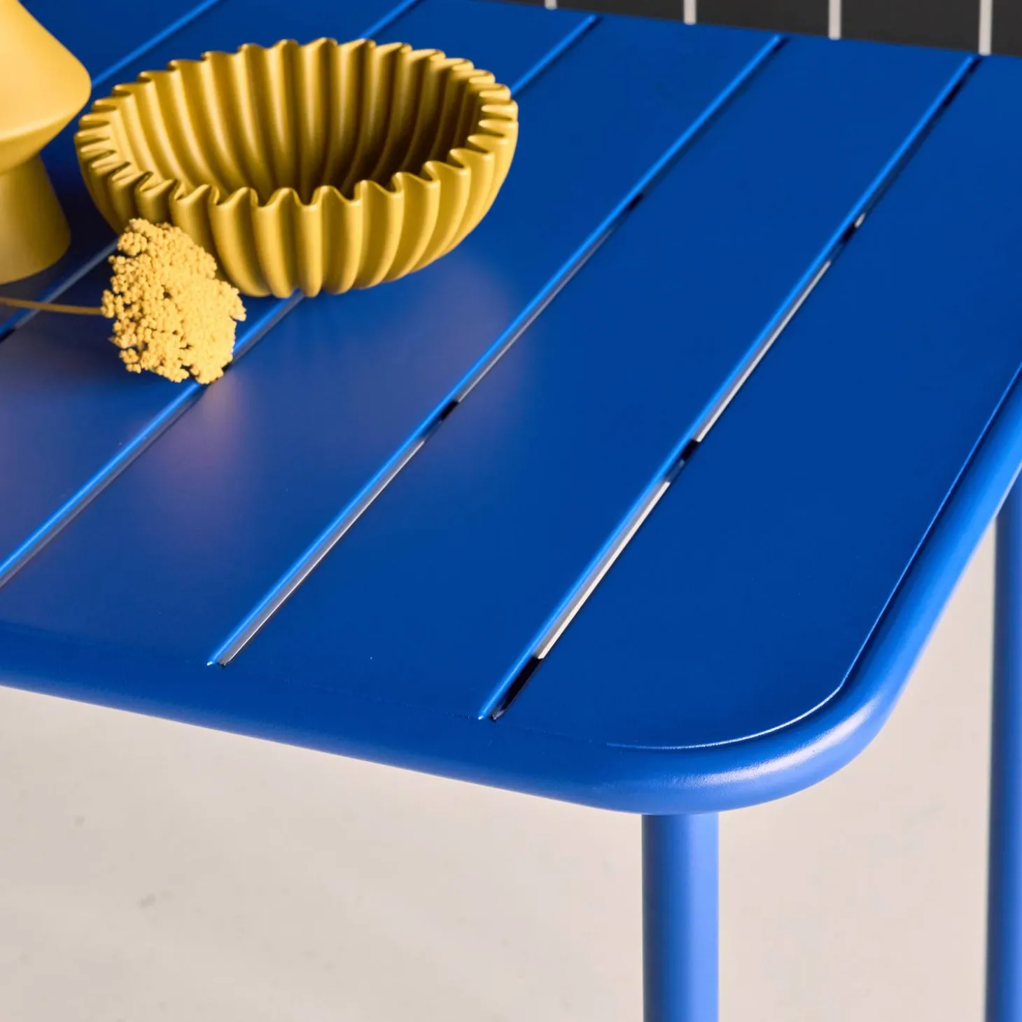 6-8 seater rectangular steel garden table