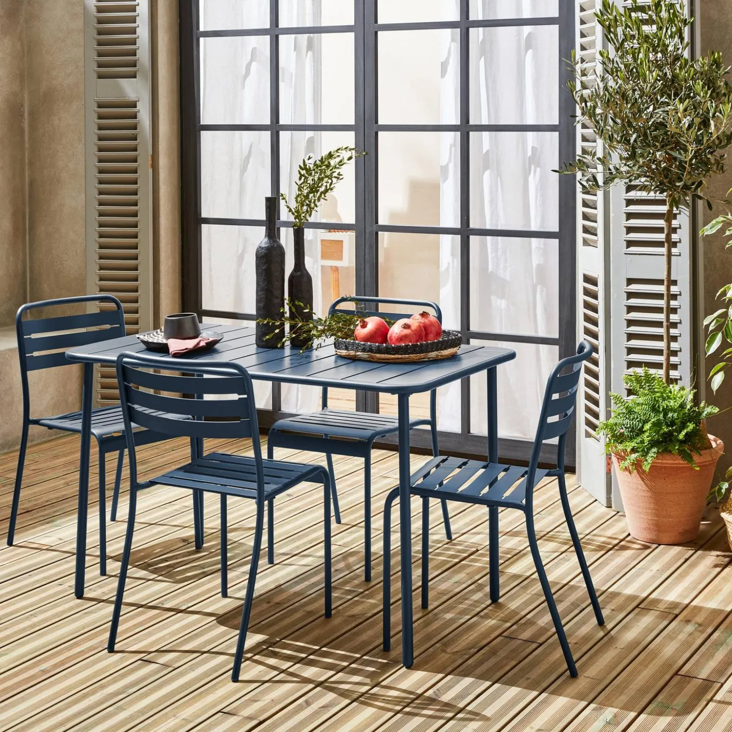 4-seater rectangular steel garden table set with 4 chairs