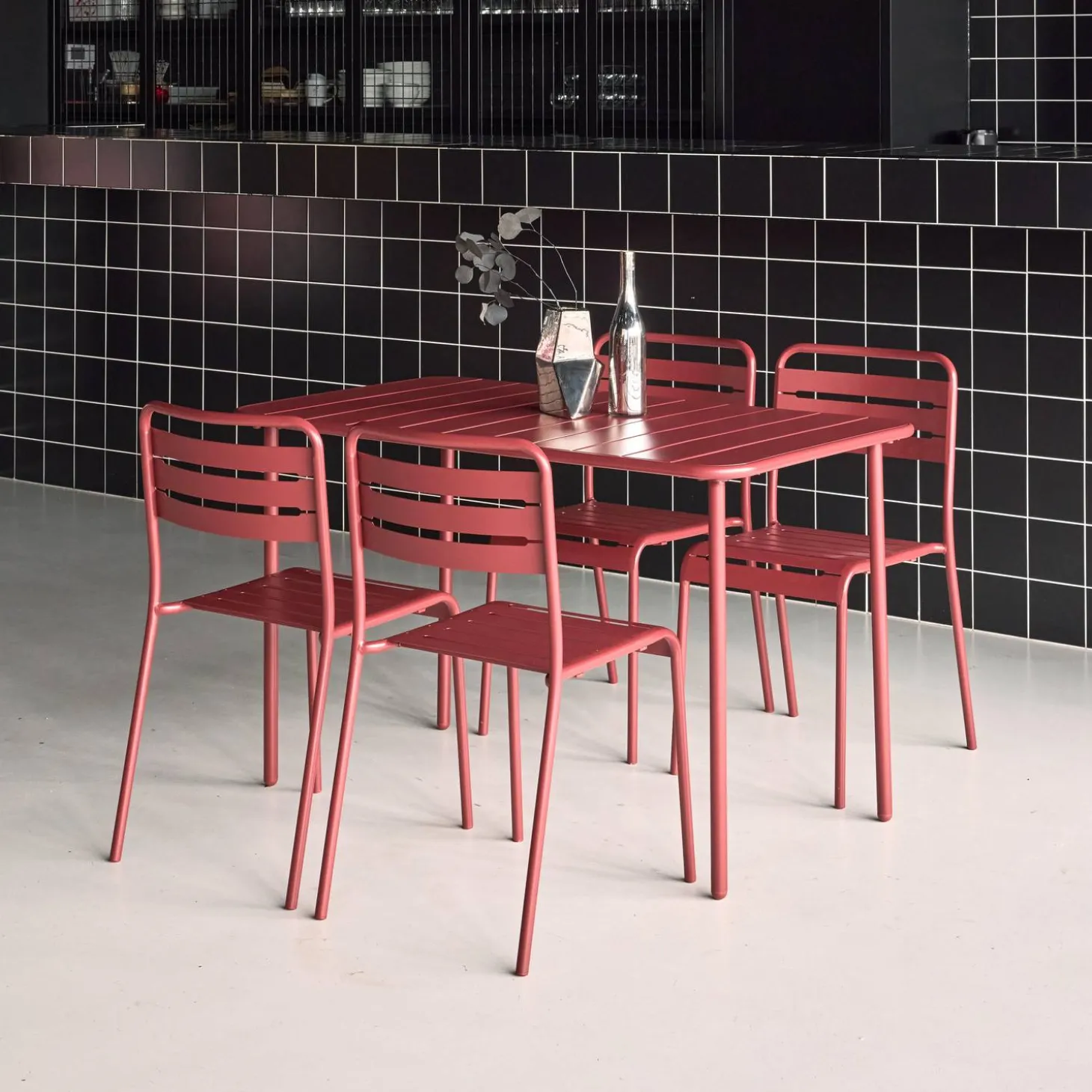 4-seater rectangular steel garden table set with 4 chairs