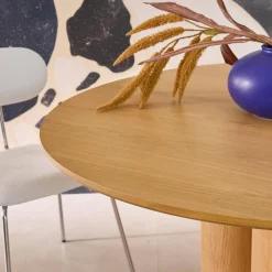 4-seater round dining table, rubberwood and oak veneer
