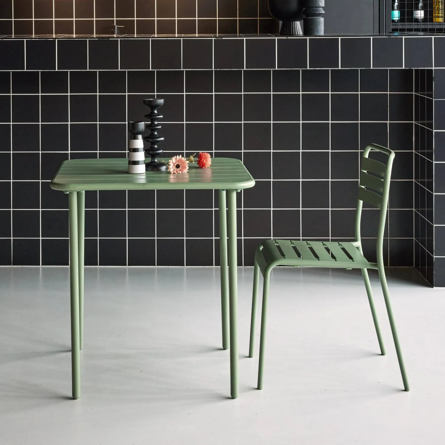2-seater square steel garden table