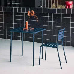 2-seater square steel garden table
