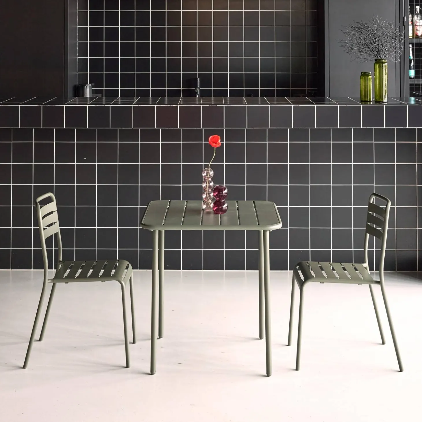 2-seater square steel garden table set with 2 chairs