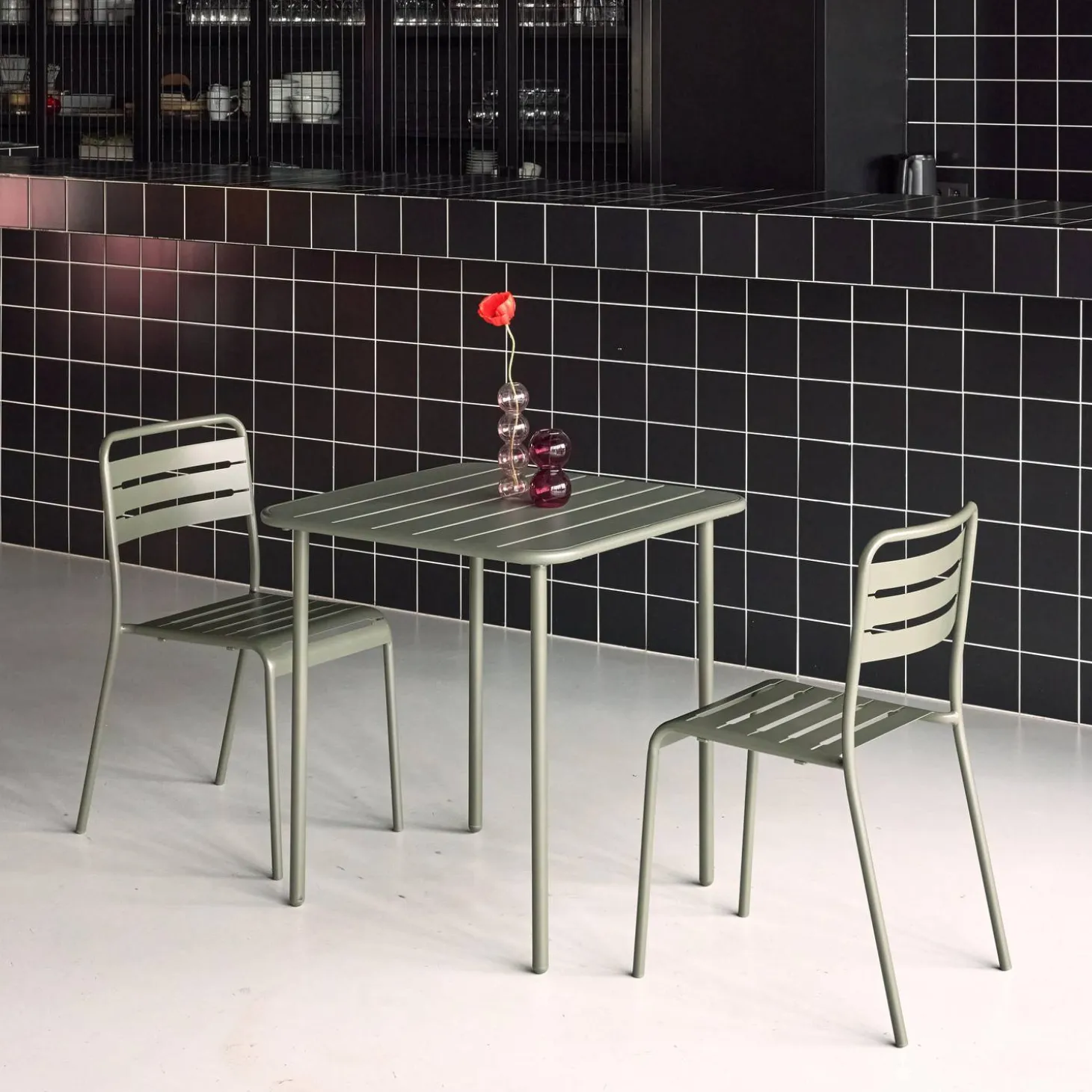 2-seater square steel garden table set with 2 chairs