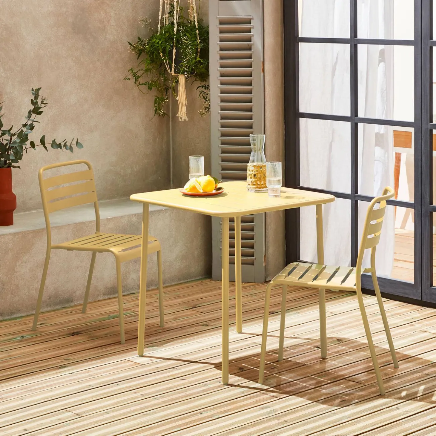 2-seater square steel garden table set with 2 chairs