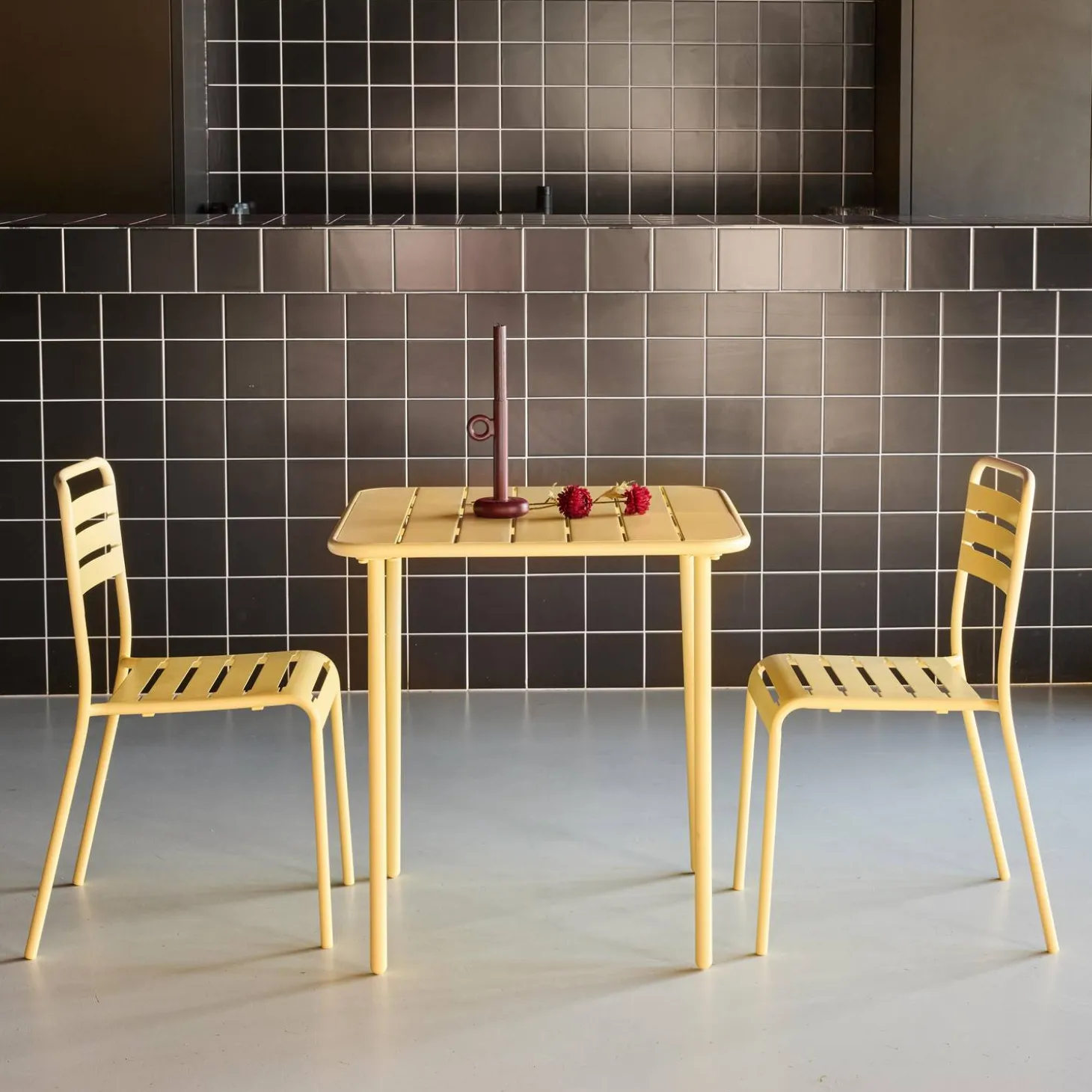 2-seater square steel garden table set with 2 chairs