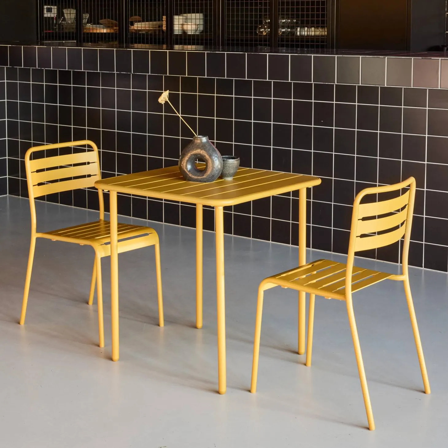 2-seater square steel garden table set with 2 chairs