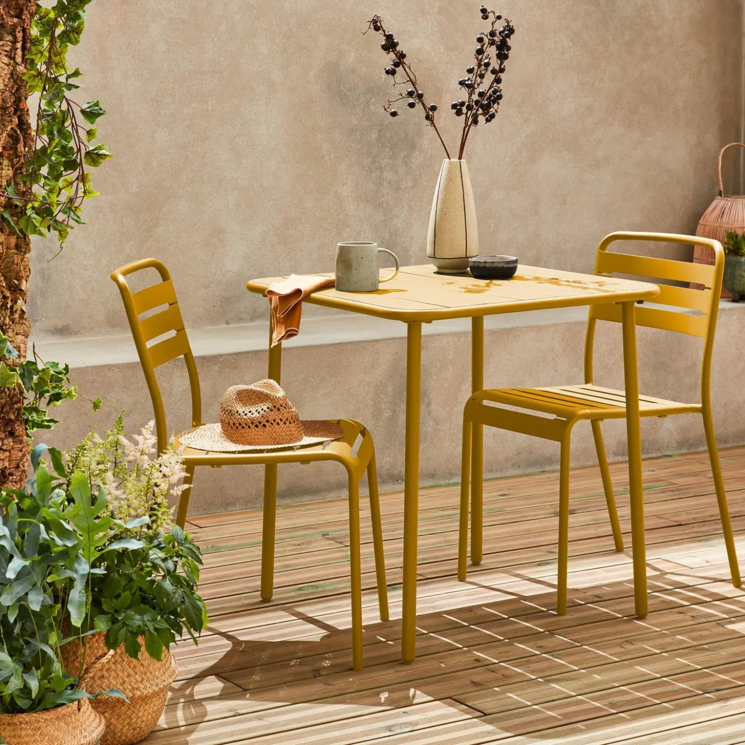 2-seater square steel garden table set with 2 chairs