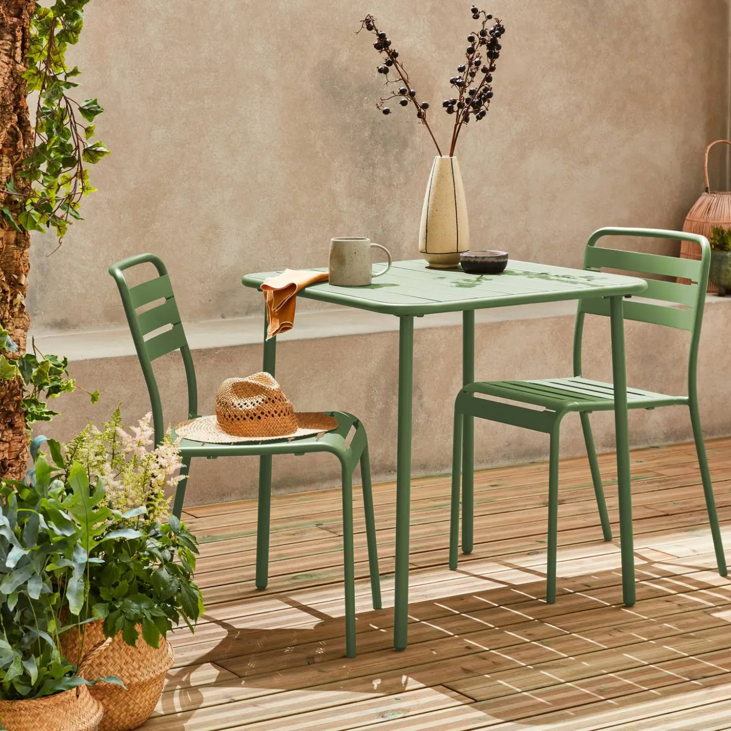 2-seater square steel garden table set with 2 chairs