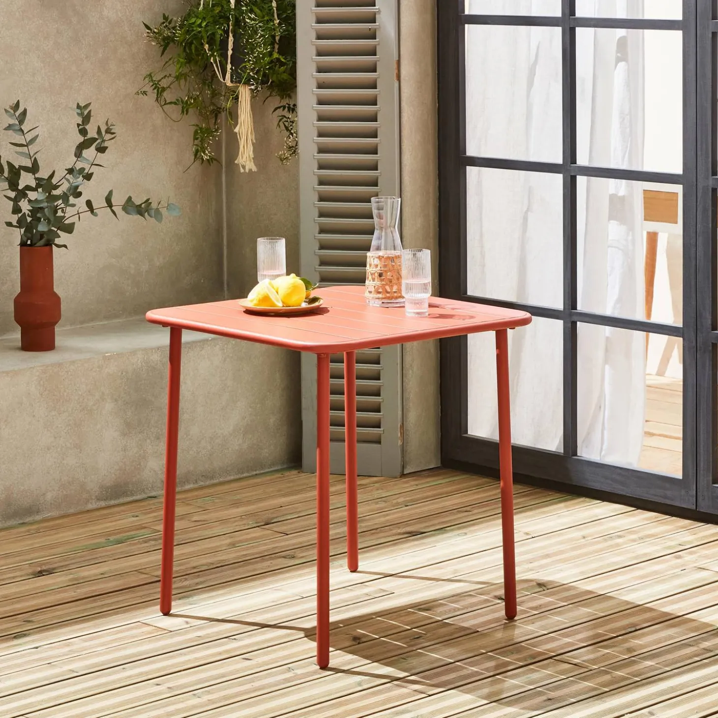 2-seater square steel garden table