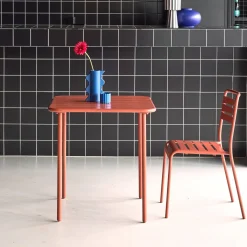 2-seater square steel garden table