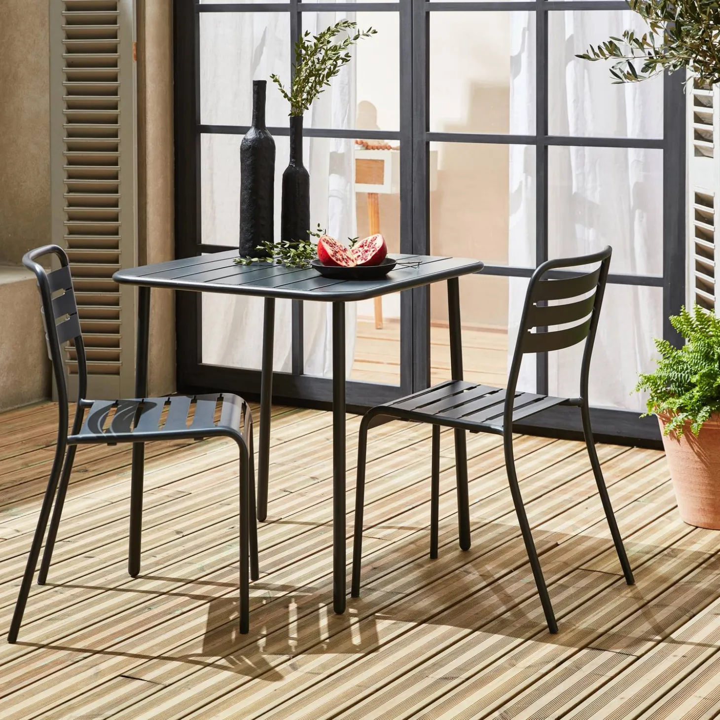 2-seater square steel garden table set with 2 chairs