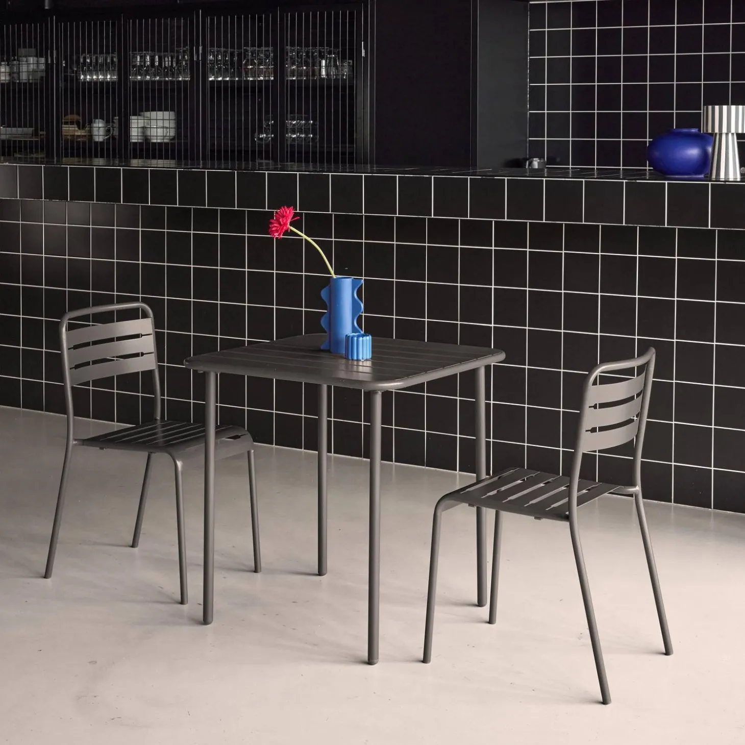 2-seater square steel garden table set with 2 chairs