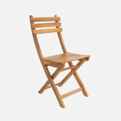 8-seater wooden garden table with rounded corners