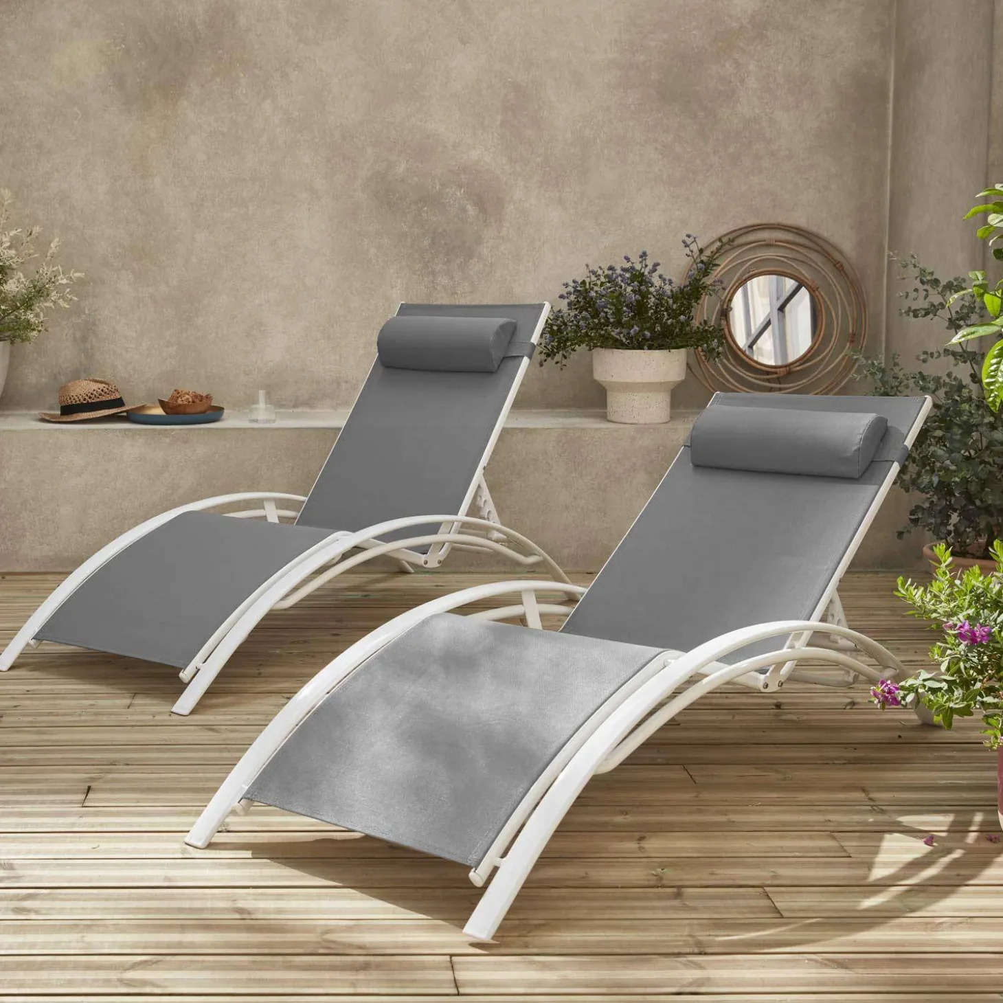 Set of 2 aluminium and textilene sun loungers, 4 reclining positions
