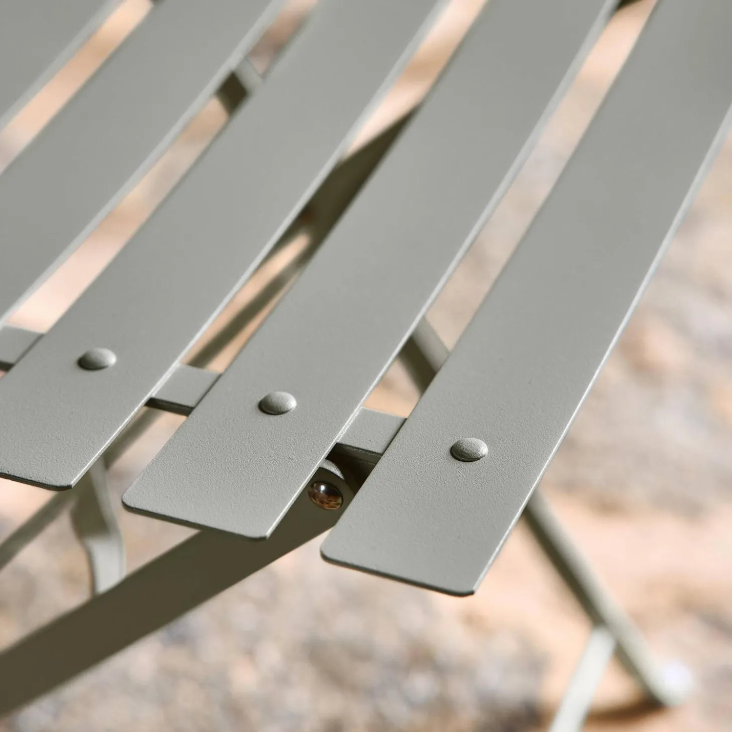 Set of 2 folding garden chairs