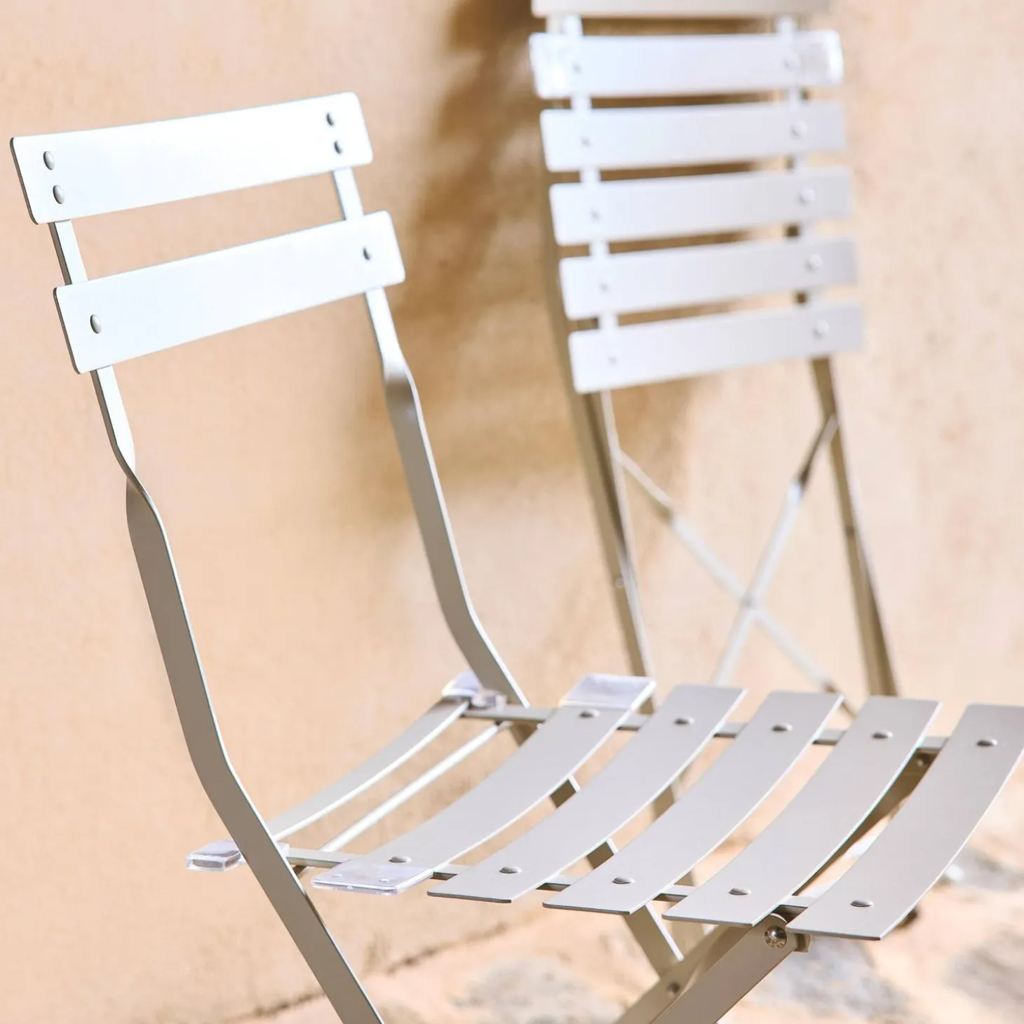 Set of 2 folding garden chairs