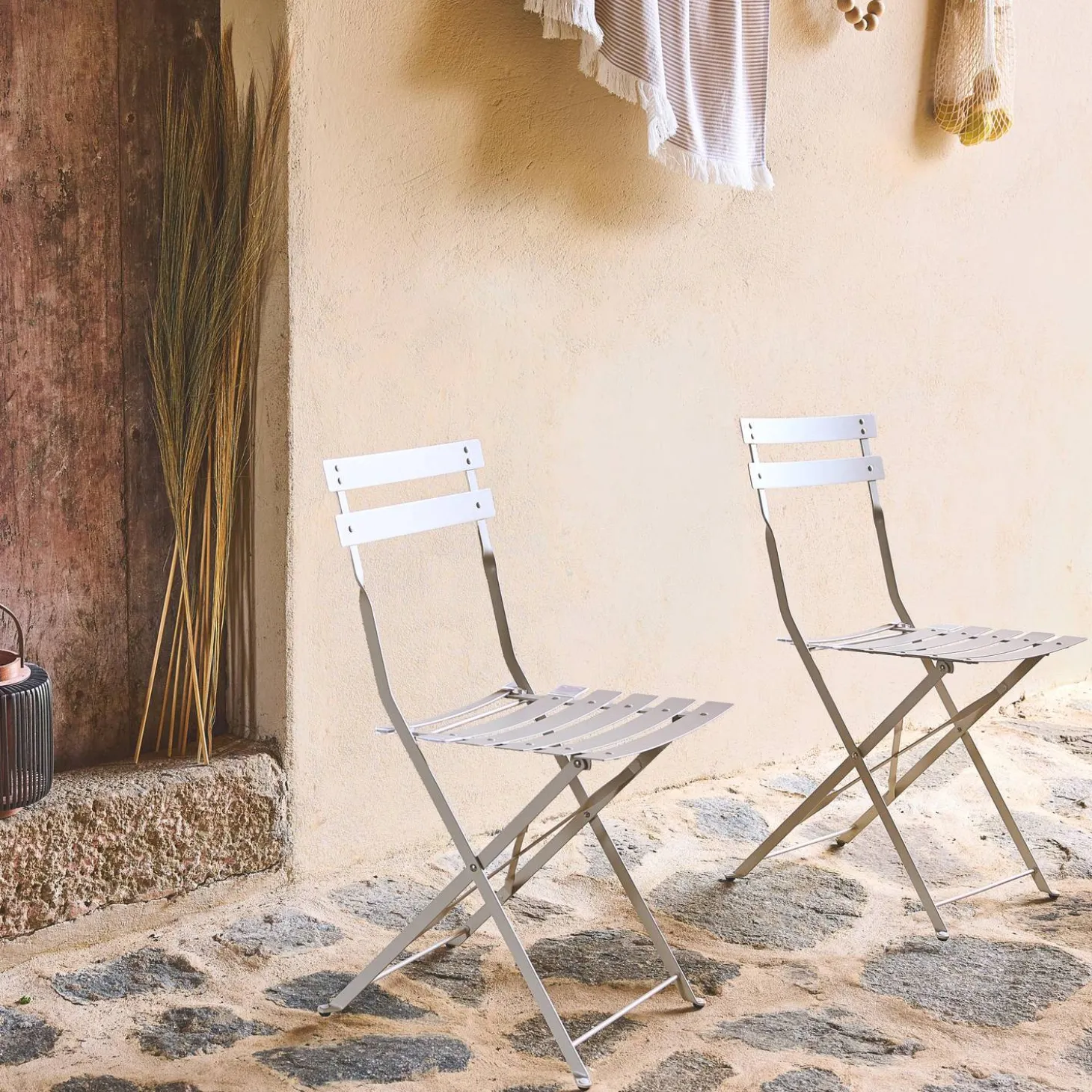 Set of 2 folding garden chairs
