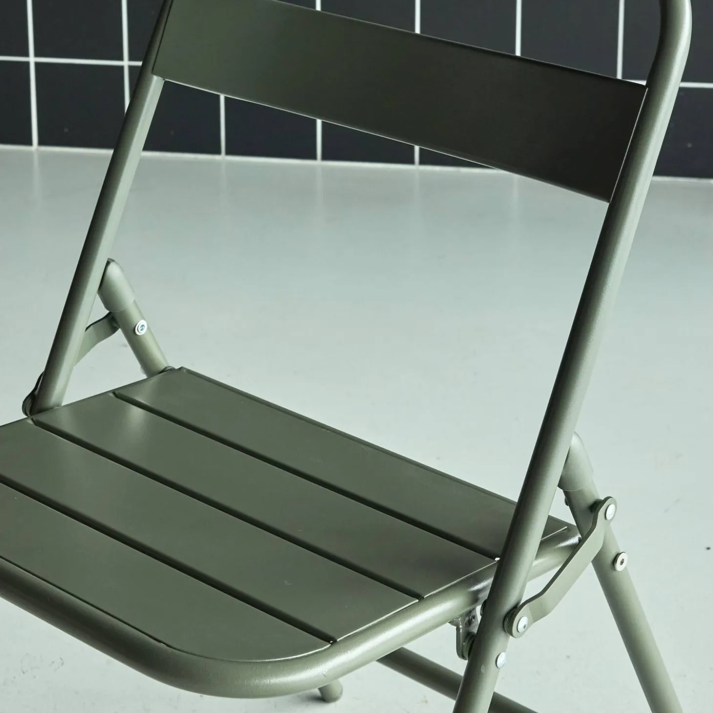 Set of 4 folding steel garden chairs