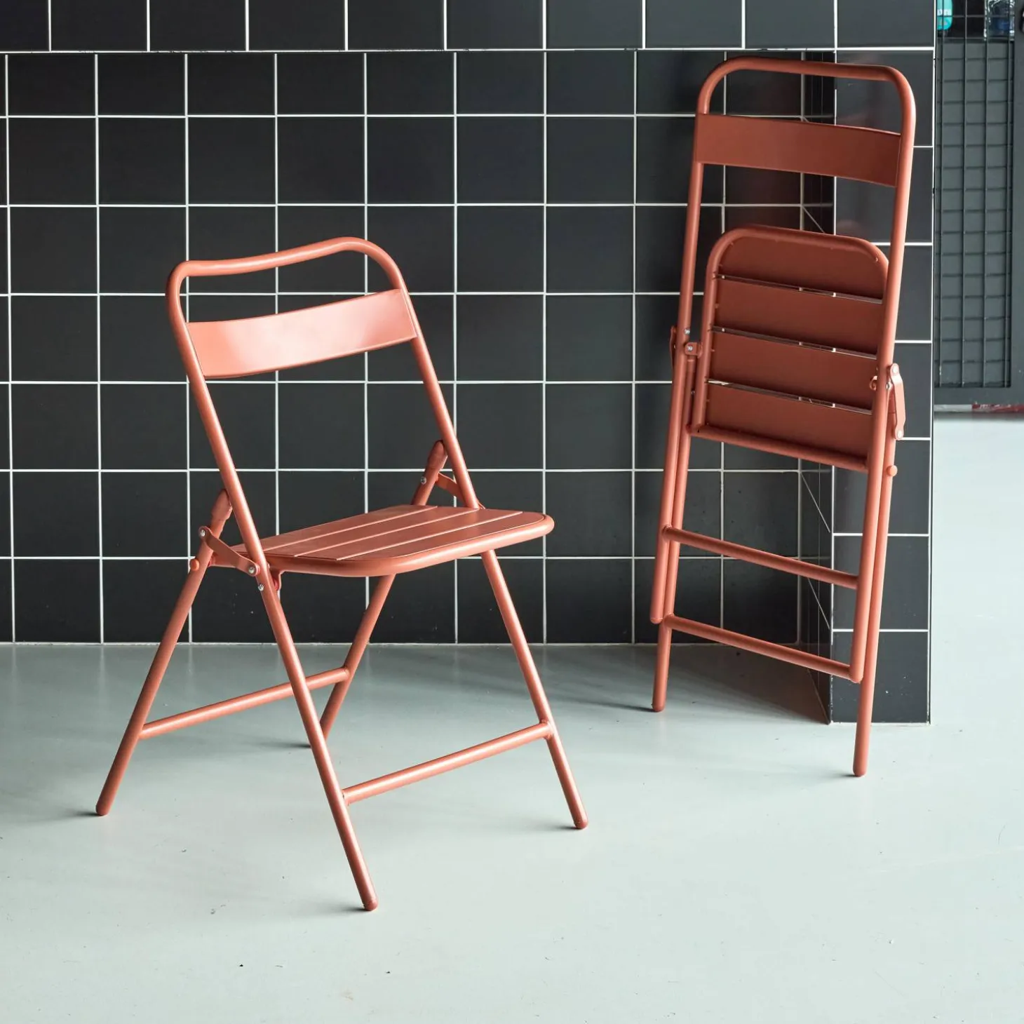 Set of 2 folding steel garden chairs