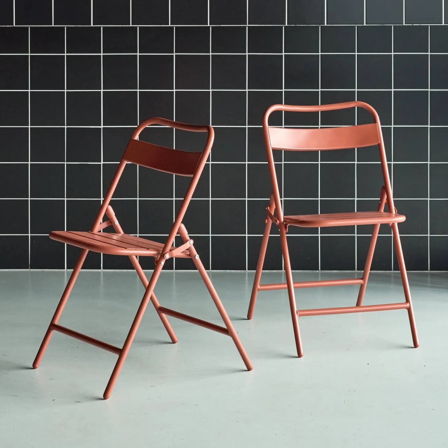 Set of 2 folding steel garden chairs