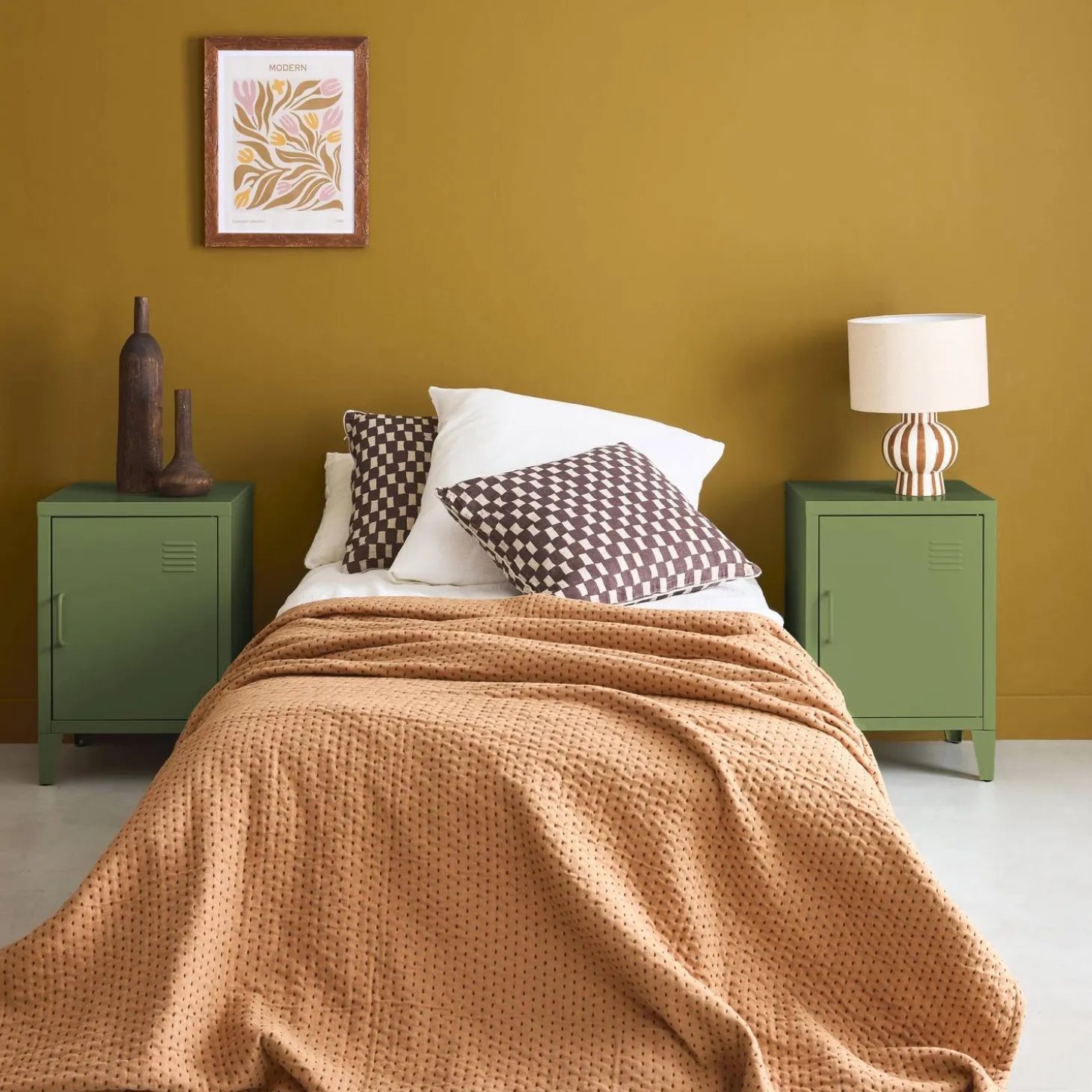 Set of 2 industrial bedside tables, 1 door